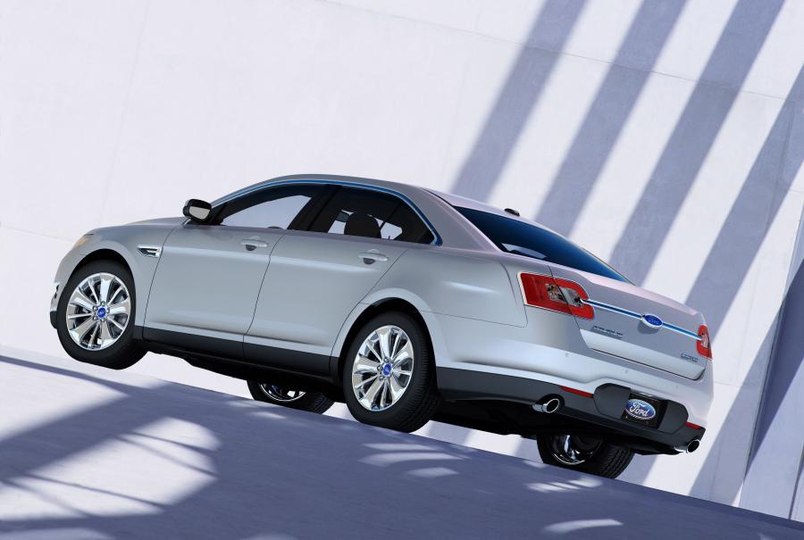  Ford Taurus 2010 года  (фото 135 из 161)